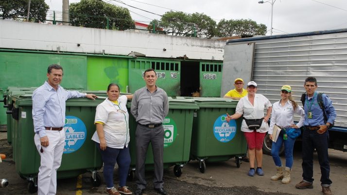 ¡24 contenedores para las plazas!