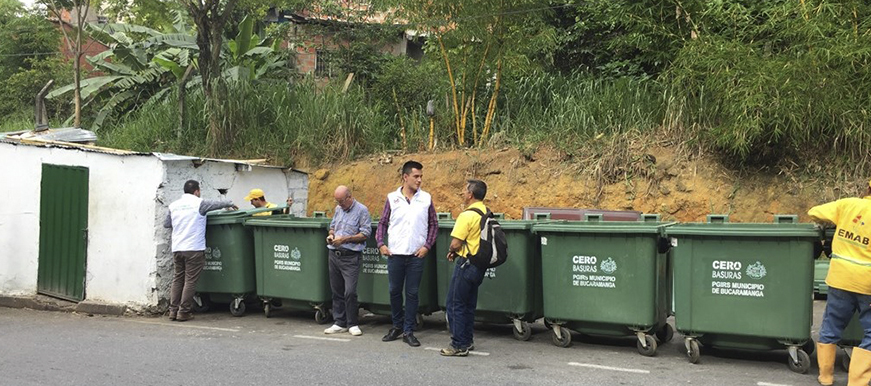 En el sector de Colseguros Norte se dio comienzo a la entrega de contenedores para el manejo de residuos