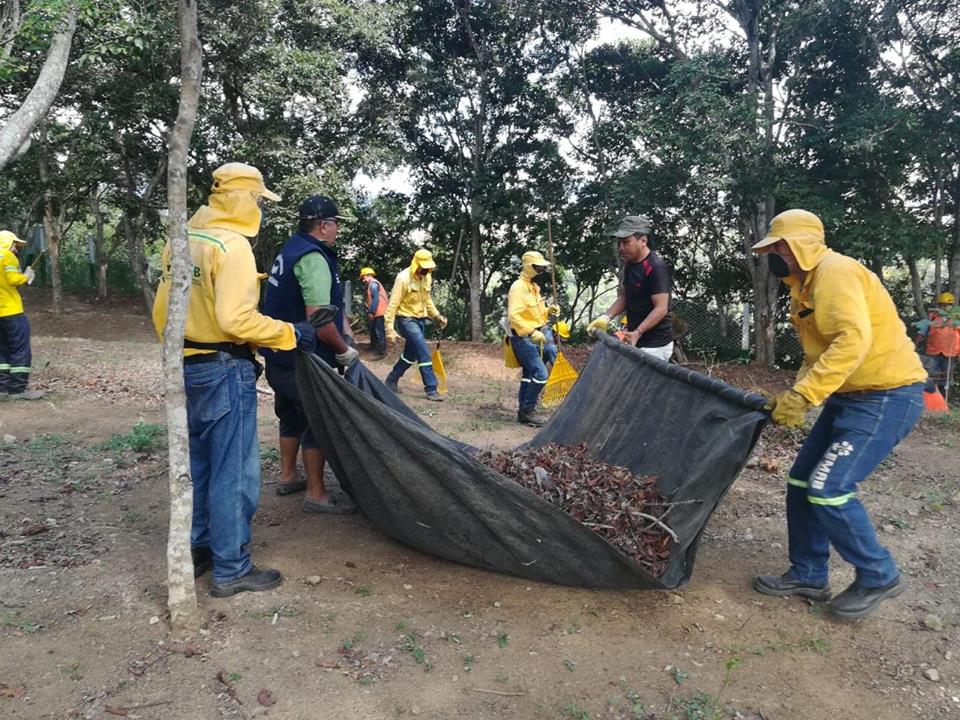 La EMAB S.A. E.S.P. continúa con su labor de limpieza en Bucaramanga